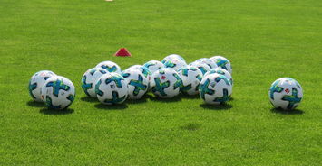 国际足球明星在世界杯舞台上的精彩表现引发全球热议，世界足球明星介绍